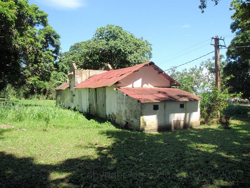 Old colonial ammunition depot - Nioki.jpg